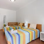 Casa De Ferias A 75 Metros Da *