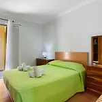 Casa De Ferias A 75 Metros Da Holiday home Campo de Baixo