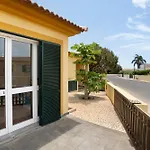 Casa De Ferias A 75 Metros Da *