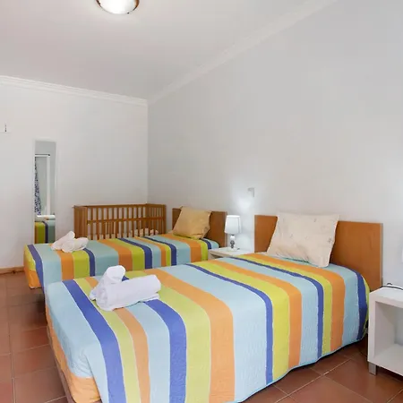 Casa De Ferias A 75 Metros Da *
